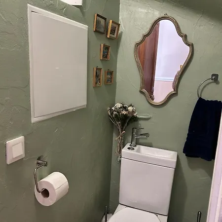 Large 4br W Private Garden