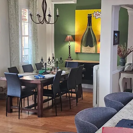 Large 4br W Private Garden *