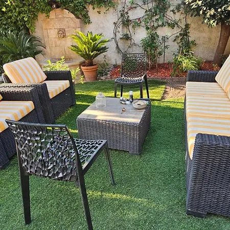Large 4br W Private Garden * カンヌ